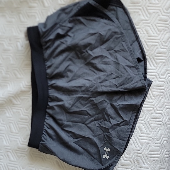 EUC Under Armour Heat Gear Women's UA Fly-By 2.0 Shorts - Picture 2 of 4